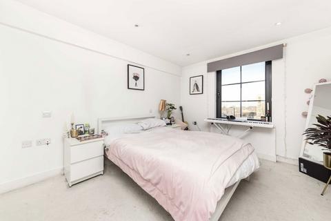 3 bedroom flat to rent, York Way, London N7