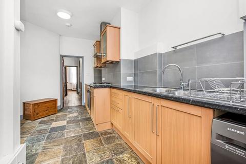 1 bedroom flat to rent, Thorne Terrace, London SE15