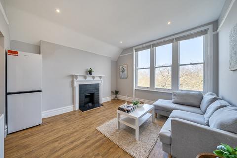 3 bedroom flat for sale, Cormont Road, London, SE5