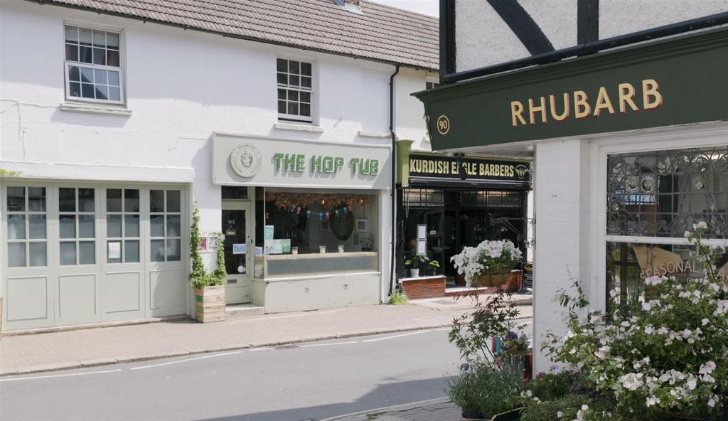 Hurst High Street Rhubarb Hop Tub.jpg