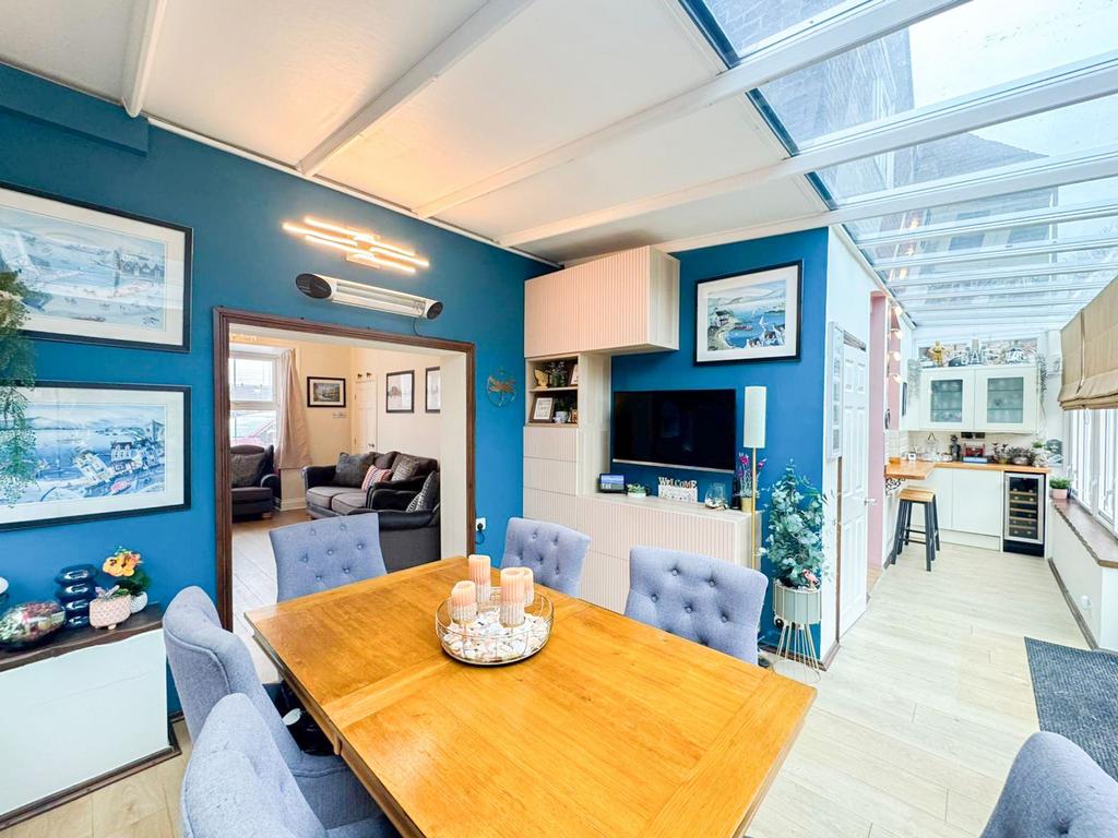 Conservatory / Family Room
