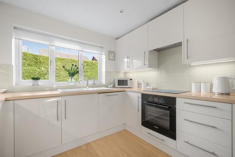 undefined, Whipley Close, Guildford GU4