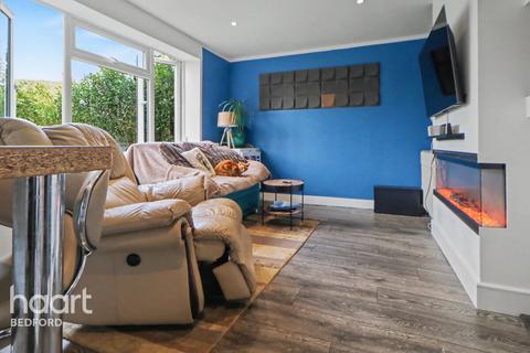 4 bedroom semi-detached house for sale, Barkers Lane, Bedford