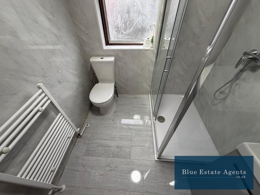 Family Shower Suite