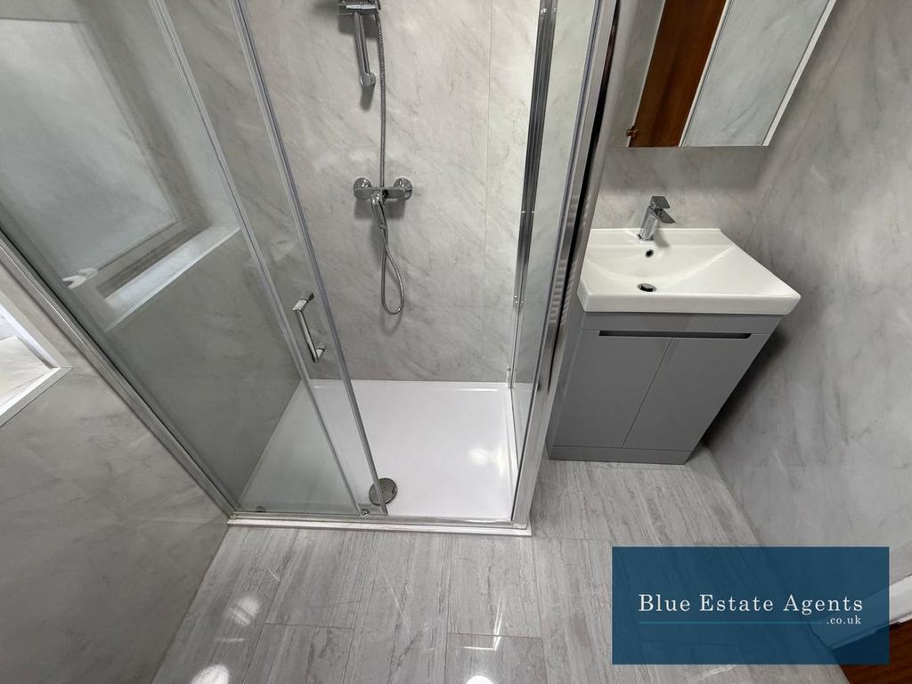Family Shower Suite