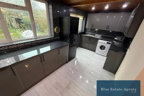 undefined, Ash Grove, Hounslow, TW5