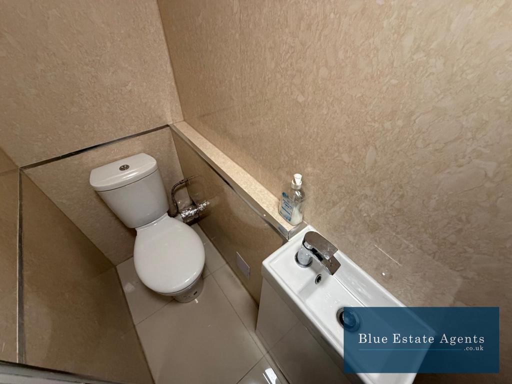 Ground Floor Shower Suite