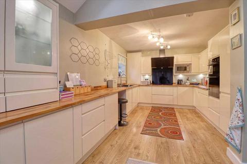 2 bedroom bungalow for sale, Tendring CO16