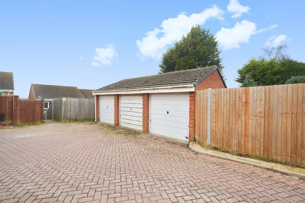 27 Fallowfield - Garage