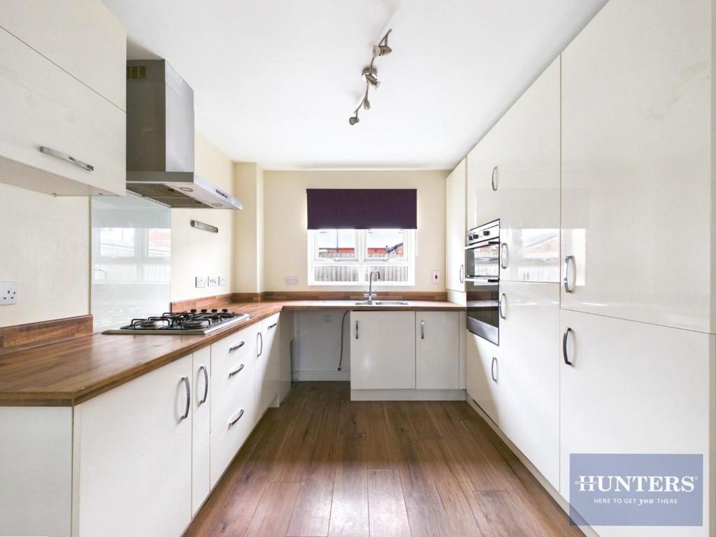 Kitchen / Dining Area