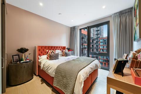 3 bedroom apartment for sale, Legacy Building, Viaduct Gardens, London, SW11