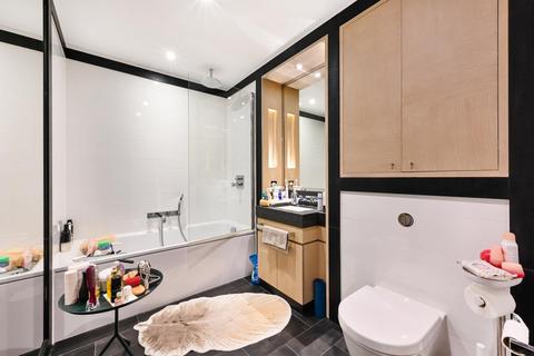 3 bedroom apartment for sale, Legacy Building, Viaduct Gardens, London, SW11