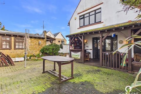 4 bedroom detached house for sale, Westonville Avenue, Kent CT9