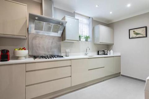 3 bedroom flat to rent, Fitzjohn's Avenue, Hampstead, NW3