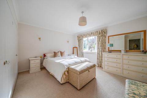 undefined, Priorsfield Marlborough SN8