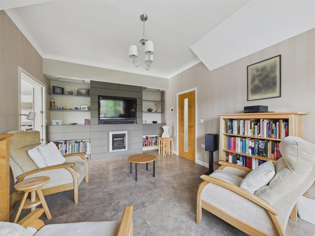 CAM03972 G0-PR0259-STILL005.jpg