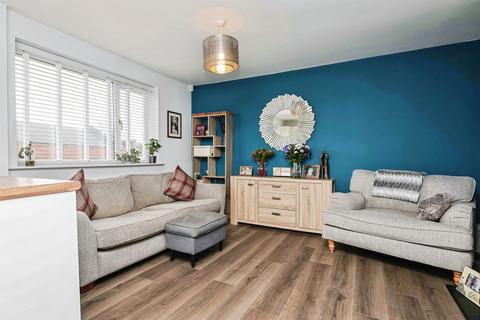 2 bedroom flat for sale, Holly Bush Lane, Amblecote, Stourbridge