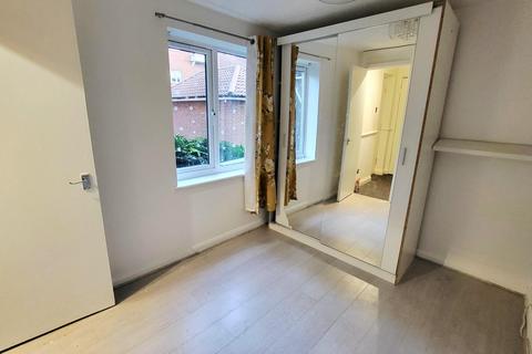 1 bedroom apartment to rent, Mandeville Court, LONDON