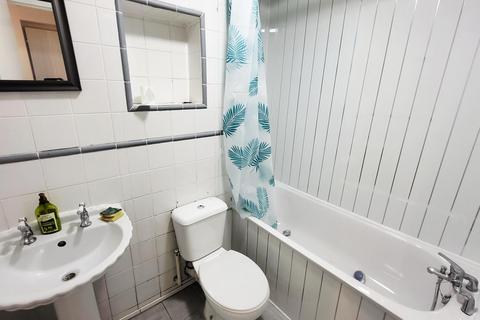 1 bedroom apartment to rent, Mandeville Court, LONDON