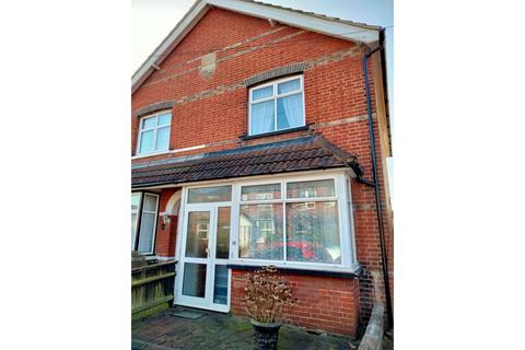 Park Avenue, Egham, TW20
