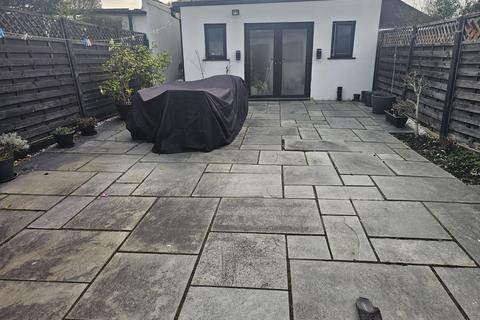 3 bedroom terraced house to rent, Milner Drive, TWICKENHAM, Middlesex, TW2