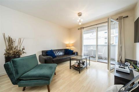 2 bedroom flat to rent, Chambers Street, London SE16