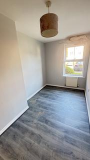 2 bedroom apartment to rent, Harper Grove, TIPTON