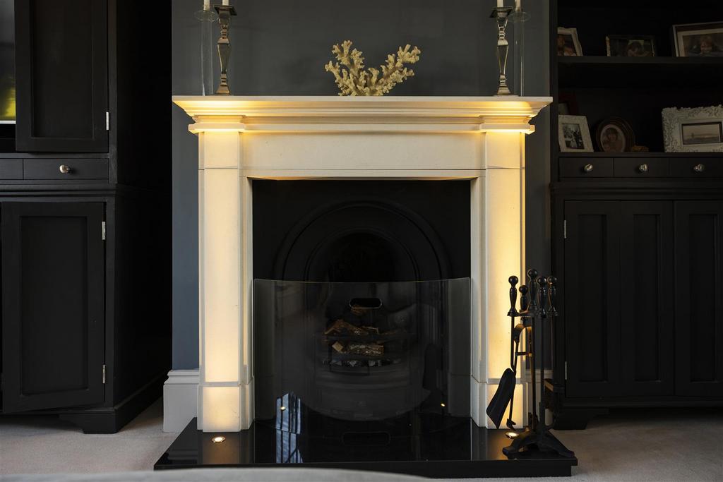 Haycorns Blighton Lane The Sands Farnham GU10 1 PU-