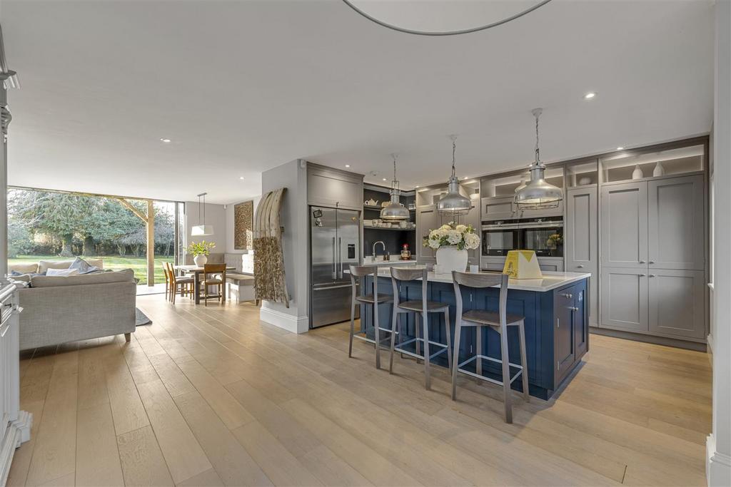 Haycorns Blighton Lane The Sands Farnham GU10 1 PU-