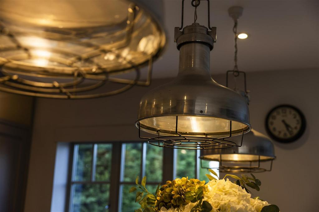 Haycorns Blighton Lane The Sands Farnham GU10 1 PU-