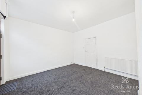 2 bedroom terraced house to rent, Stafford Street, West Yorkshire WF10