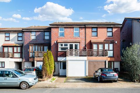 3 bedroom apartment for sale, Buttermere Close, Morden SM4