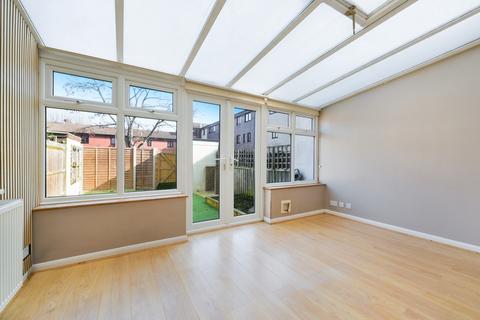 3 bedroom apartment for sale, Buttermere Close, Morden SM4