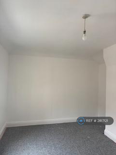 2 bedroom flat to rent, West Hill Road, Bournemouth, BH2