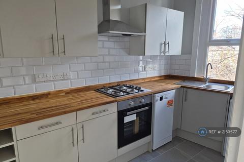 2 bedroom maisonette to rent, York Grove, London, SE15