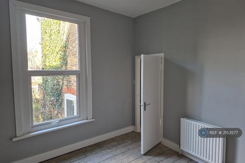 2 bedroom maisonette to rent, York Grove, London, SE15