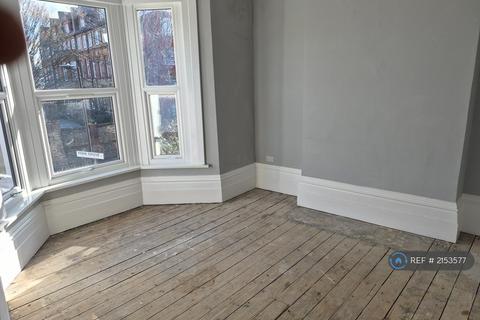 2 bedroom maisonette to rent, York Grove, London, SE15