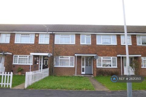 4 bedroom terraced house to rent, Cleave Avenue, Hayes, UB3