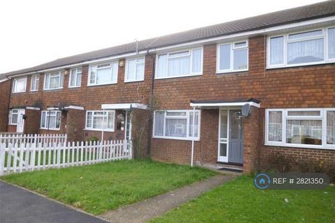 4 bedroom terraced house to rent, Cleave Avenue, Hayes, UB3
