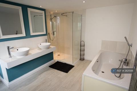 undefined, Worcester Parade, Gloucester, GL1