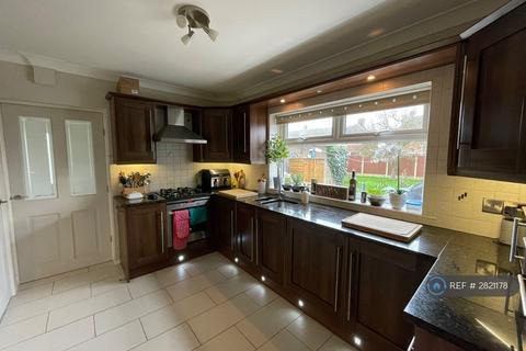 3 bedroom semi-detached house to rent, Western Road, Goole, DN14