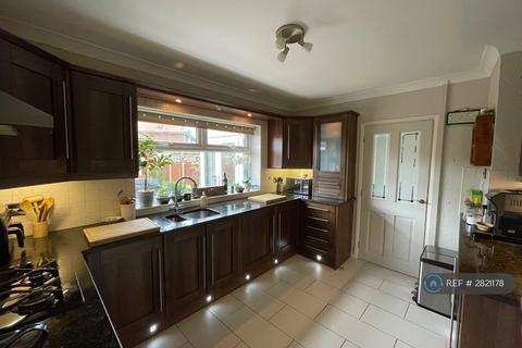 3 bedroom semi-detached house to rent, Western Road, Goole, DN14