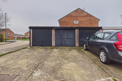 2 bedroom terraced house for sale, Rowland Way, Aylesbury