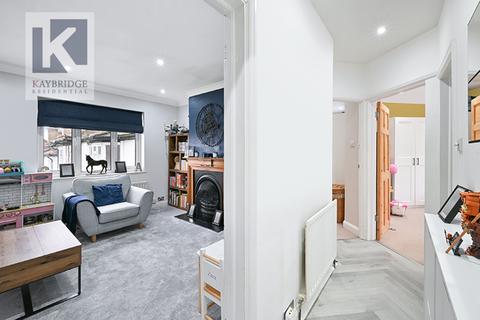 2 bedroom flat for sale, Alberta Avenue, Cheam, SM1