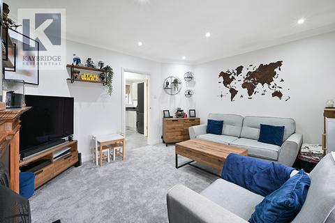 2 bedroom flat for sale, Alberta Avenue, Cheam, SM1