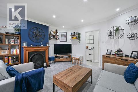 2 bedroom flat for sale, Alberta Avenue, Cheam, SM1