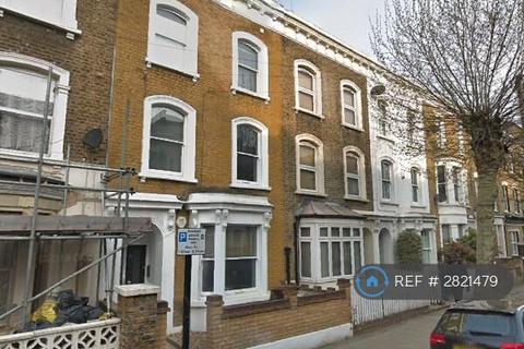 3 bedroom flat to rent, Elderfield Road, London, E5