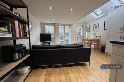 3 bedroom flat to rent, Elderfield Road, London, E5