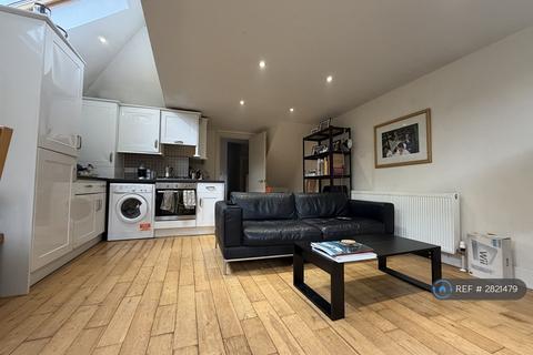3 bedroom flat to rent, Elderfield Road, London, E5