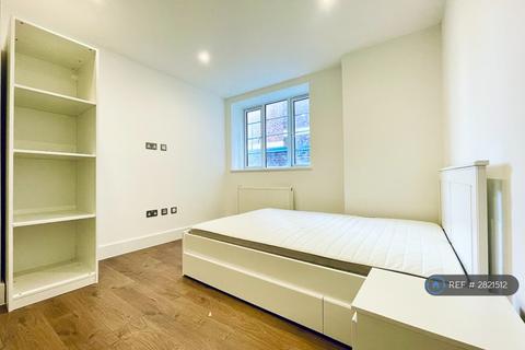 2 bedroom flat to rent, Wandsworth Road, London, SW8
